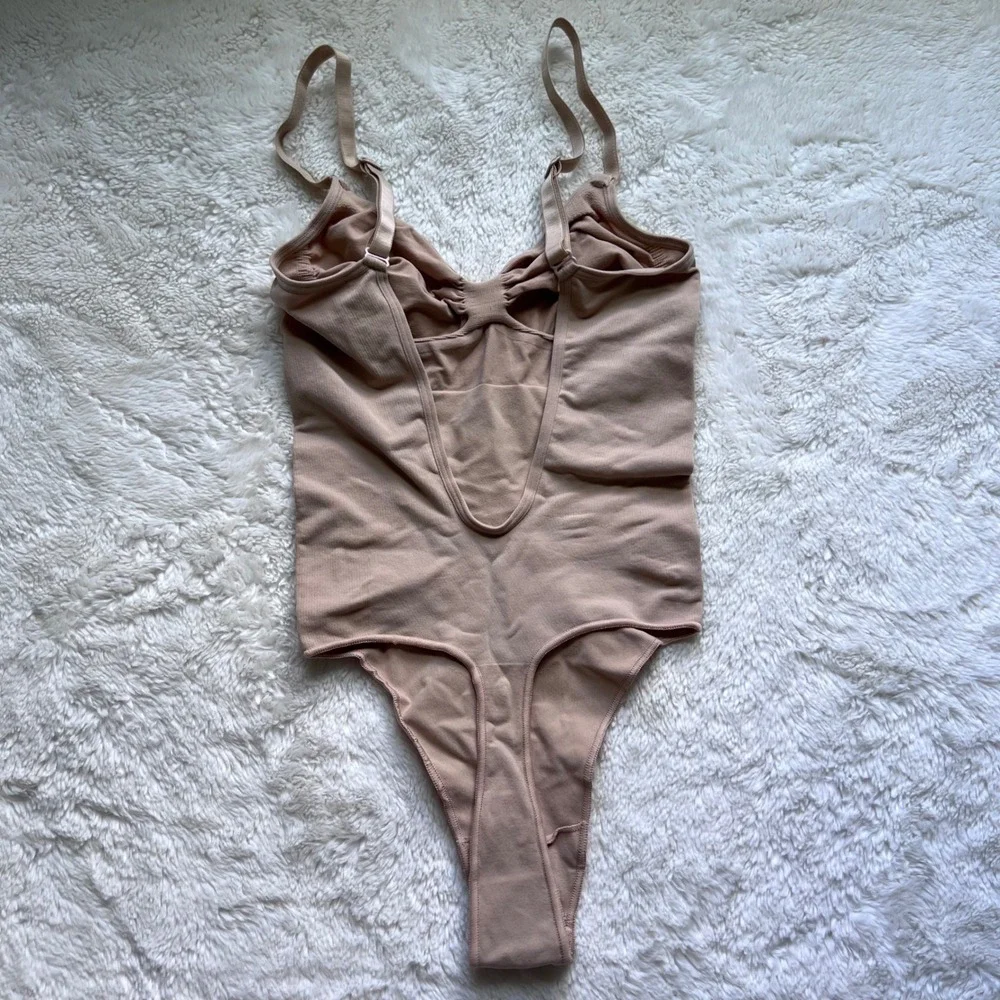 SKIMS Low Back Thong Bodysuit‎ Clay SH-LBT-0262 Womens S/M Shapewear Underwear